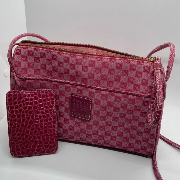 Liz Claiborne Crossbody Barbie Pink - Picture 1 of 15